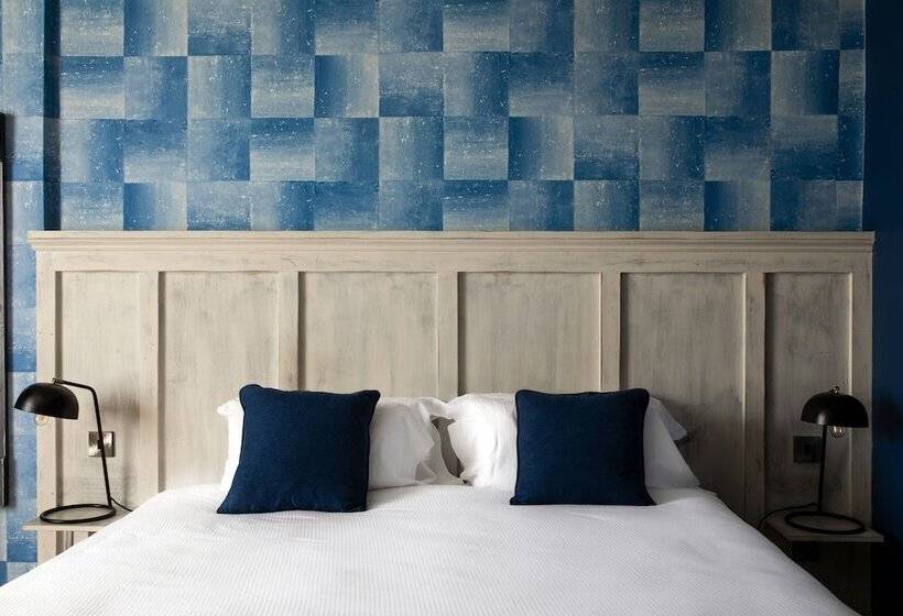 בית מלון כפרי The White Lion