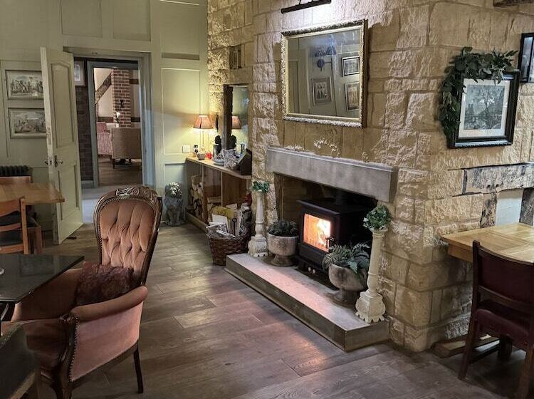 فندق The White Lion