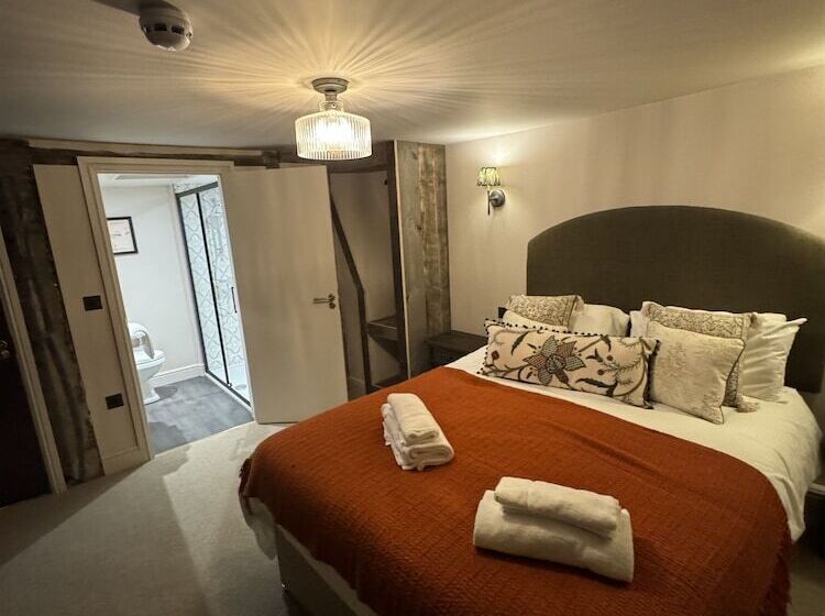 فندق The White Lion