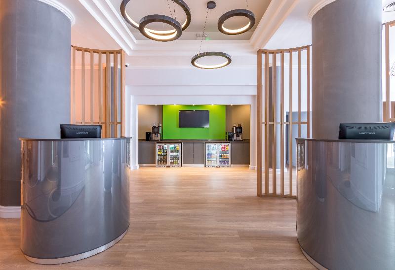 Отель Thistle Express London Luton