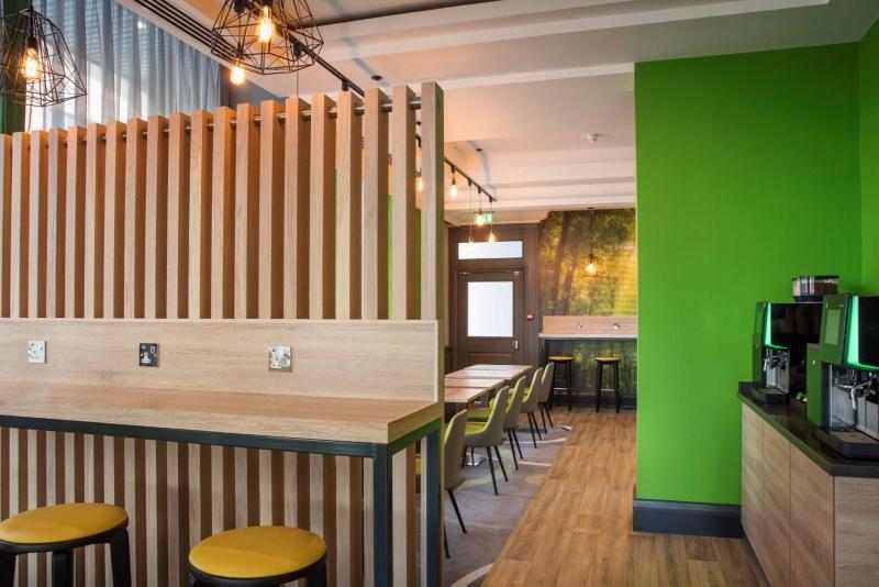 ホテル Thistle Express Swindon