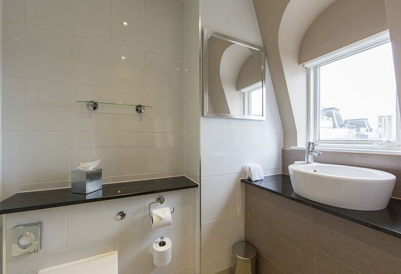 Отель Thistle London Piccadilly