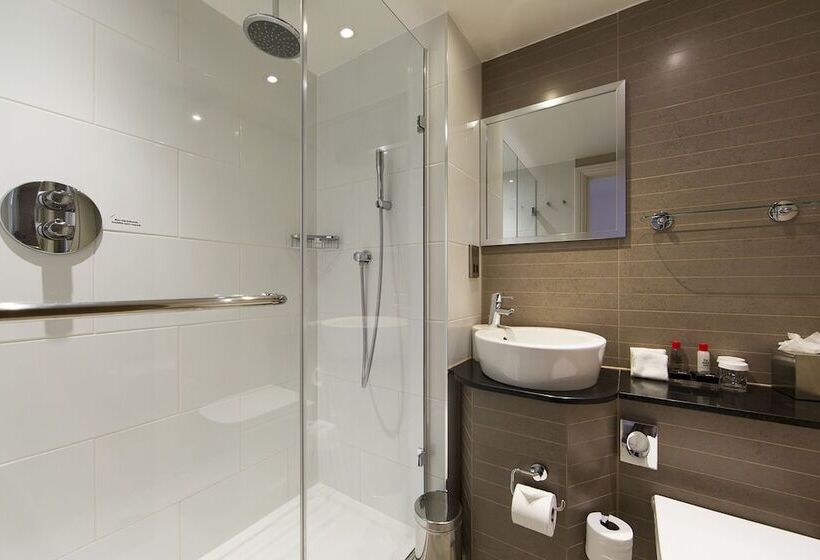 Отель Thistle London Piccadilly