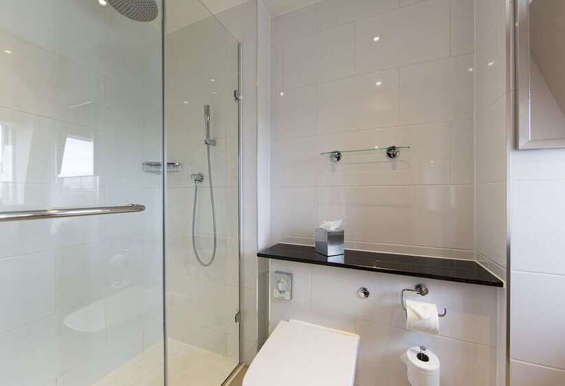 Отель Thistle London Piccadilly