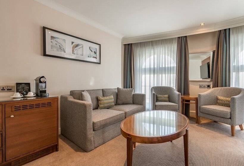 Отель Thistle London Piccadilly