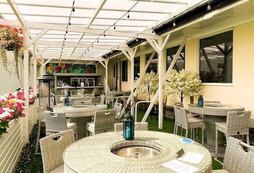 Thornton Hall Hotel & Spa