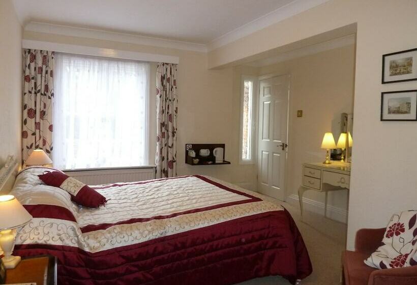 בית מלון כפרי Tyrrells Ford Country Inn &