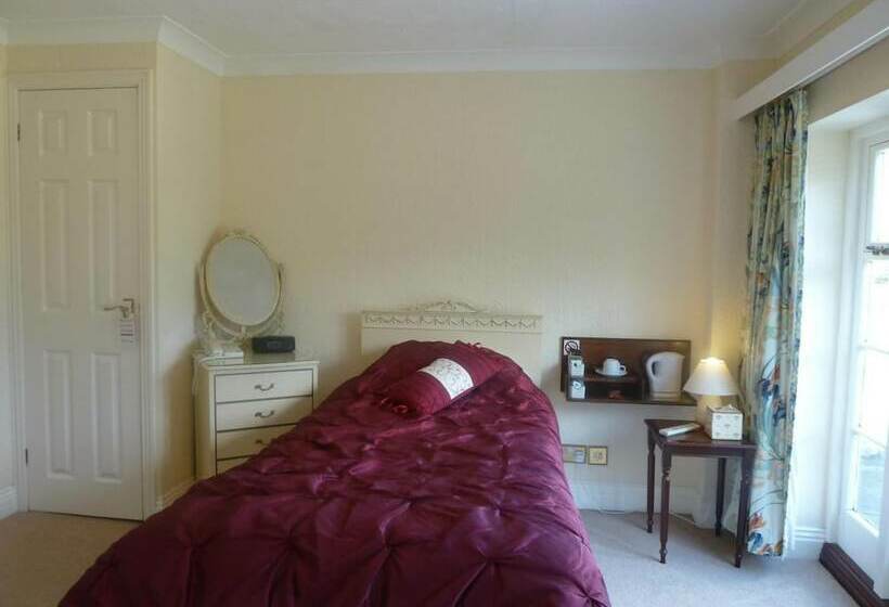 בית מלון כפרי Tyrrells Ford Country Inn &