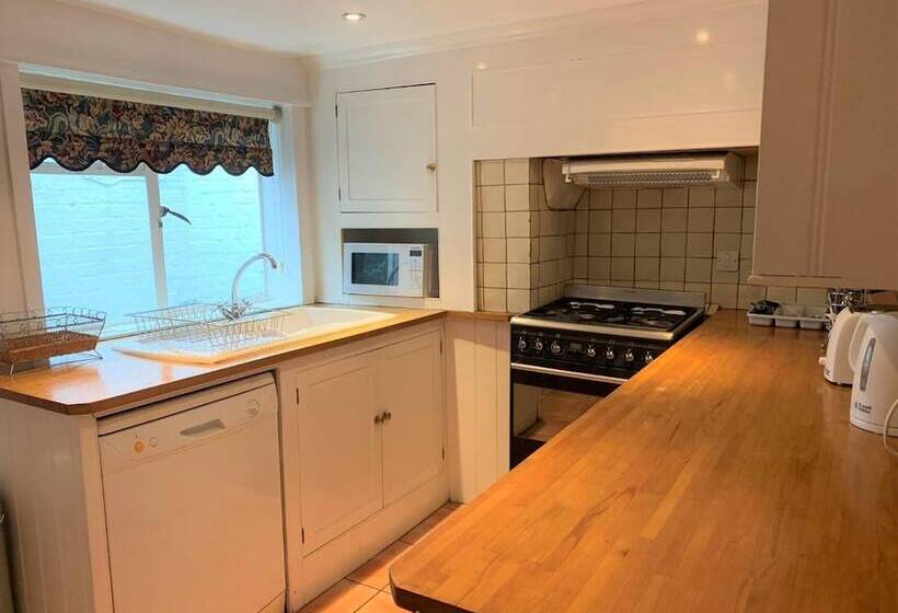 فندق Warren Lodge