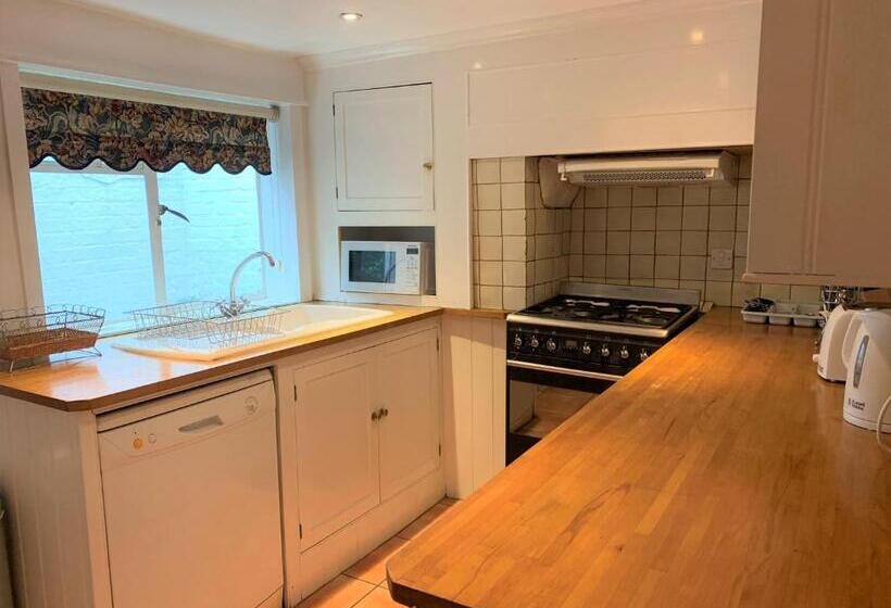 فندق Warren Lodge