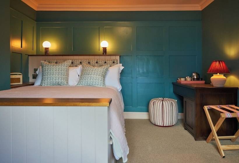 ホテル The White Hart