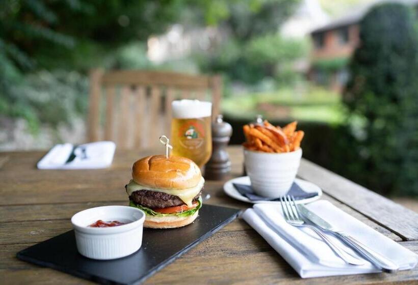 Отель Winchester Royal