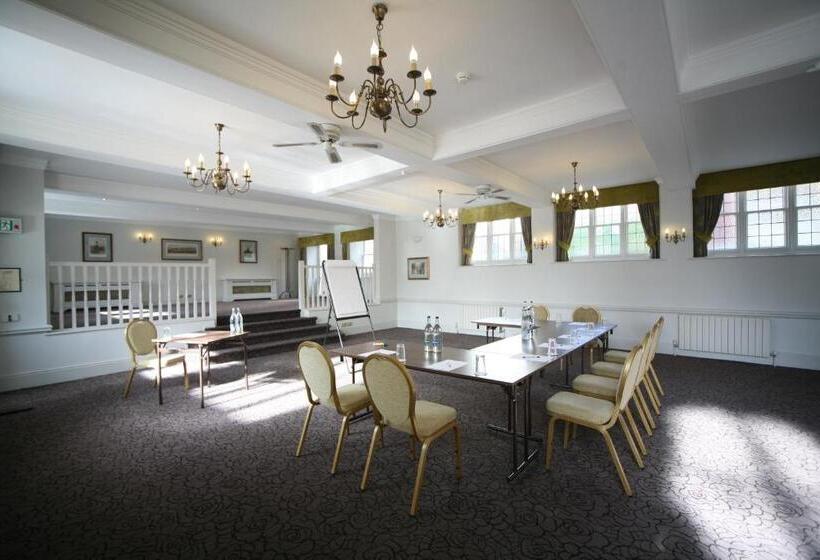 Отель Winchester Royal