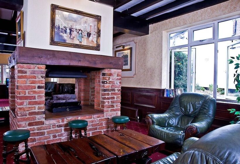 The Cedars Hotel & Restaurant