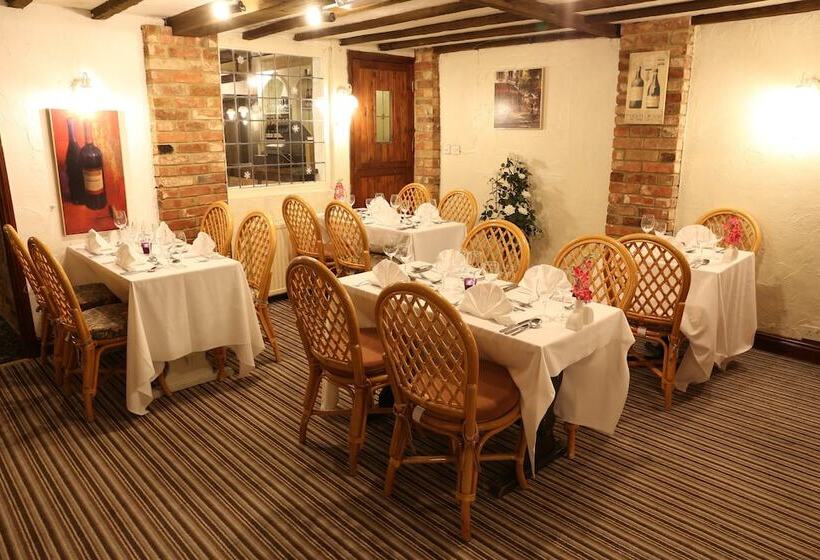 The Cedars Hotel & Restaurant