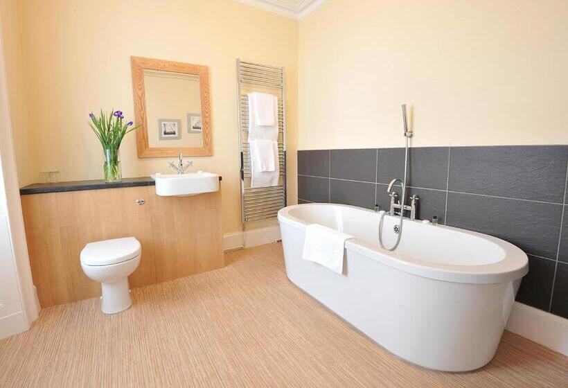 The Royal Hotel Cromarty