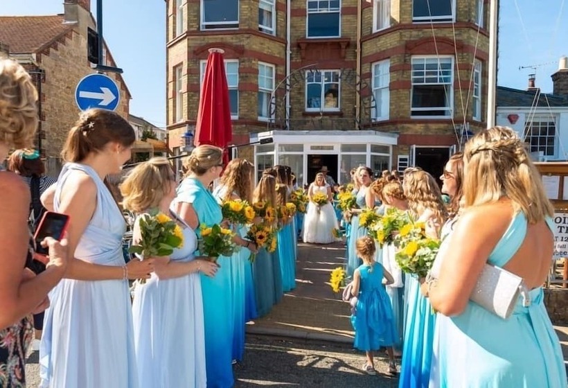 The Seaview Hotel And Restaurant