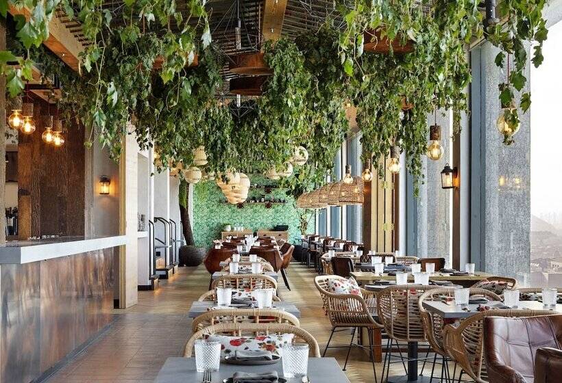 Treehouse Hotel London