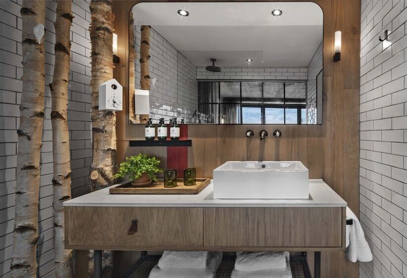 Treehouse Hotel London