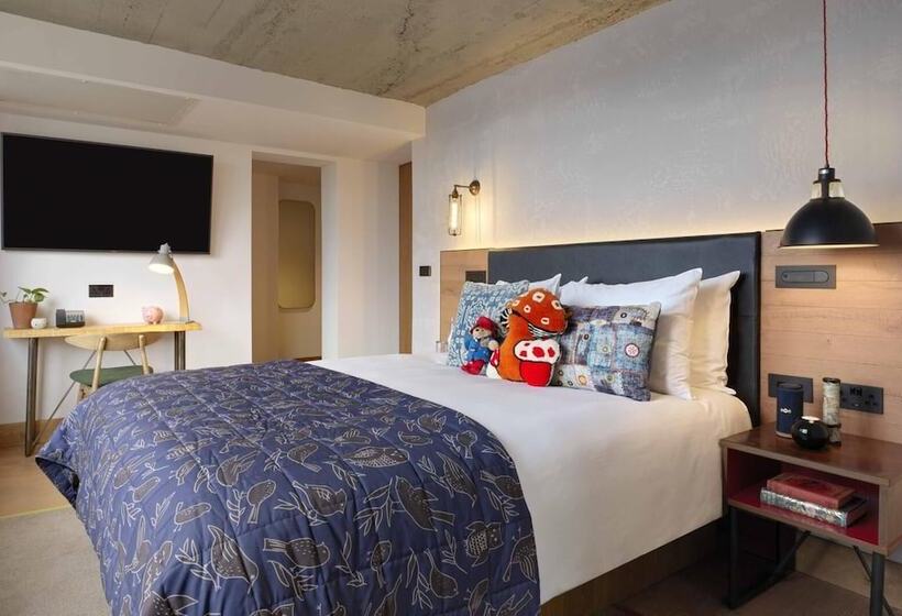 Treehouse Hotel London