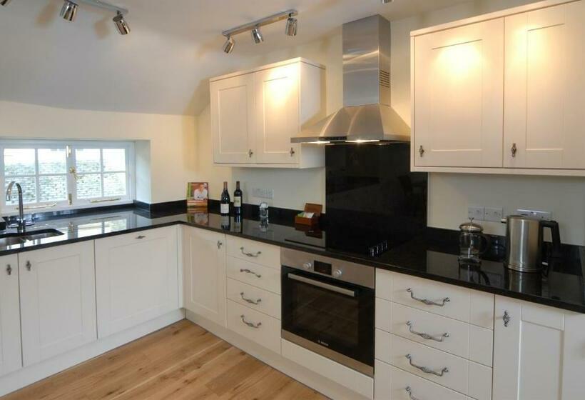 Unicorn Aparthotel Suites