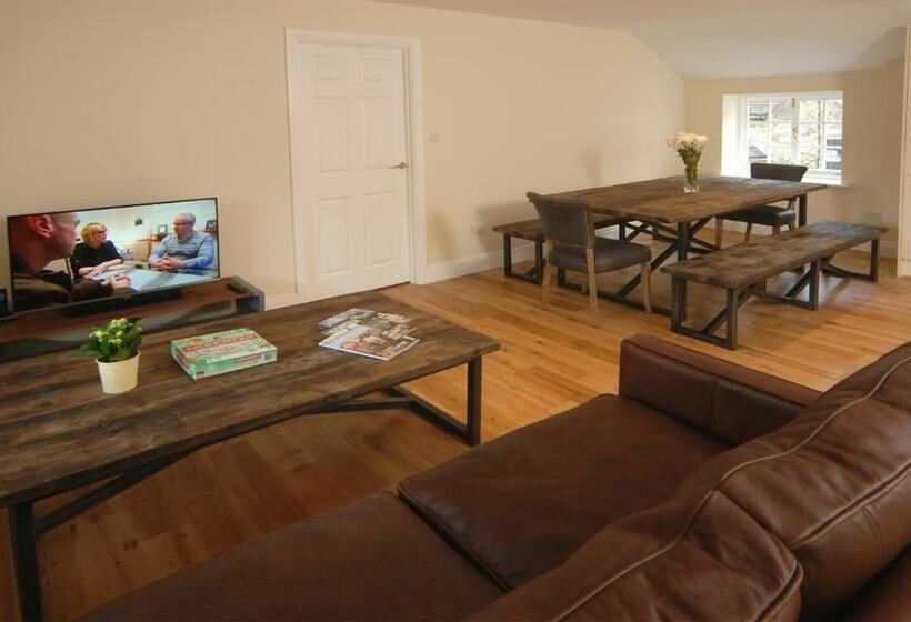 Unicorn Aparthotel Suites