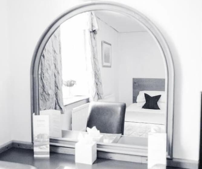 Whitewater Hotel & Spa