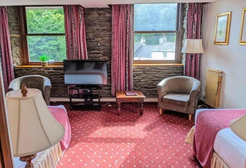 Whitewater Hotel & Spa