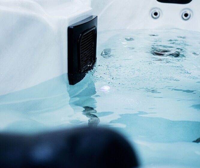 Adonis Hotel & Apartments