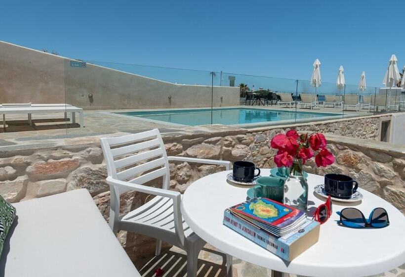 Adonis Hotel & Apartments