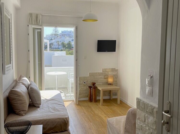 Adonis Hotel & Apartments