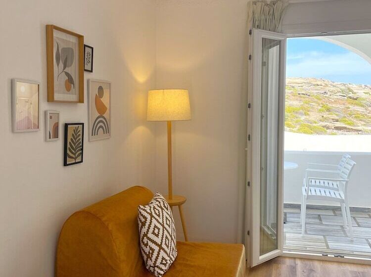 Adonis Hotel & Apartments