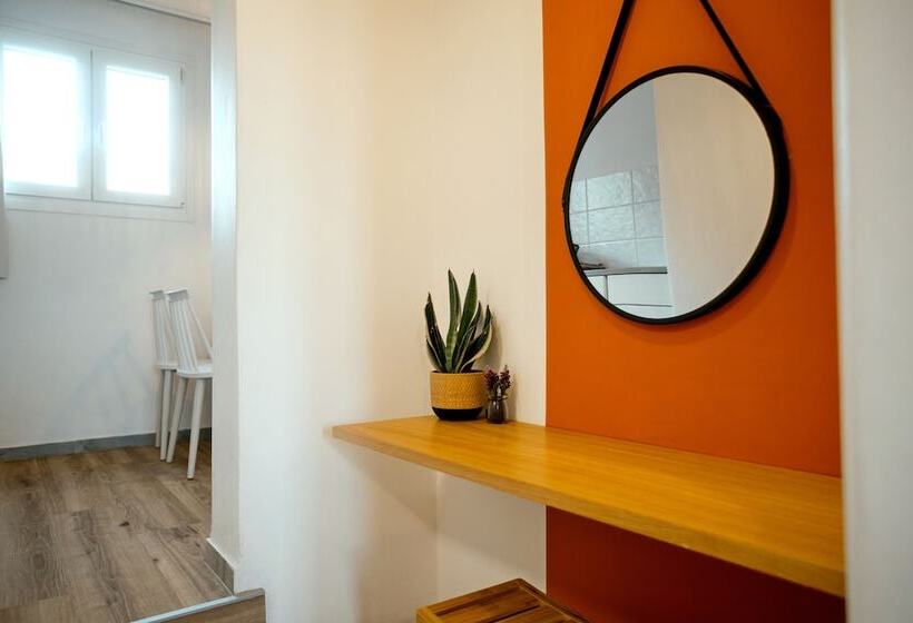 Adonis Hotel & Apartments