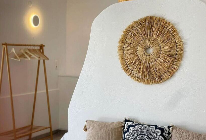 Adonis Hotel & Apartments