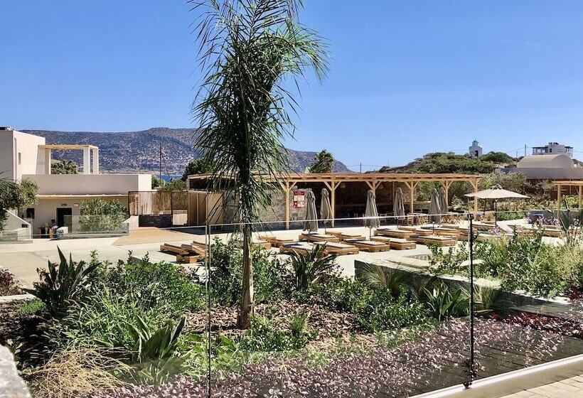 Helios Beach Hotel & Bungalows