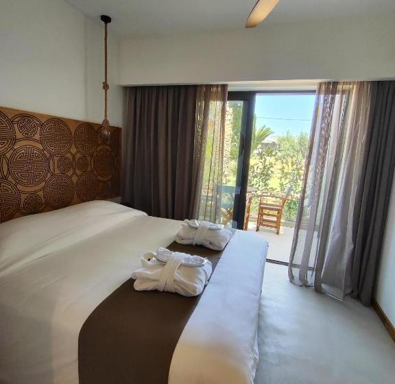 Helios Beach Hotel & Bungalows