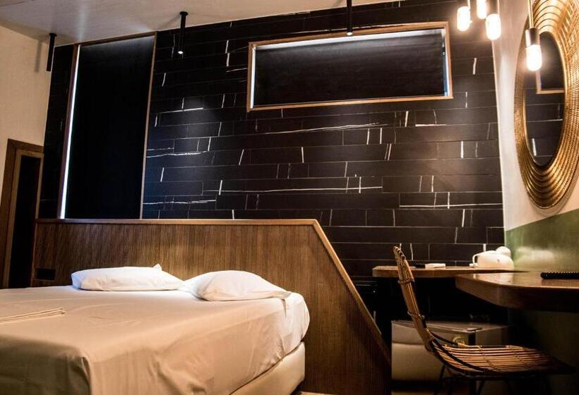 בית מלון כפרי Adonis City