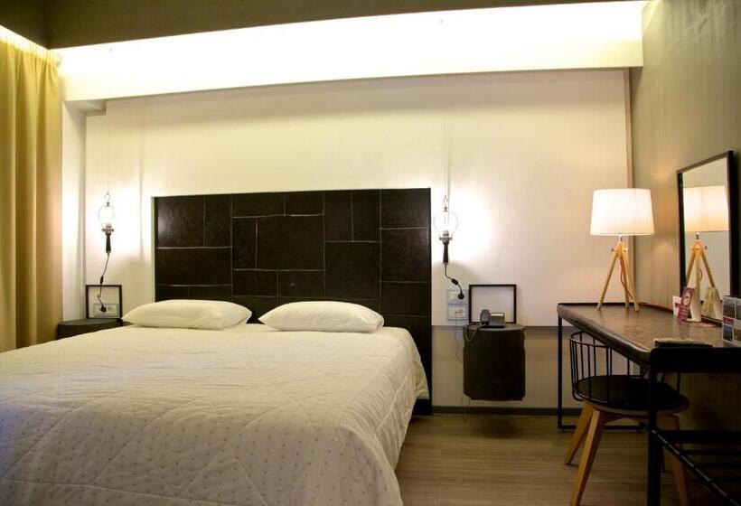 בית מלון כפרי Adonis City