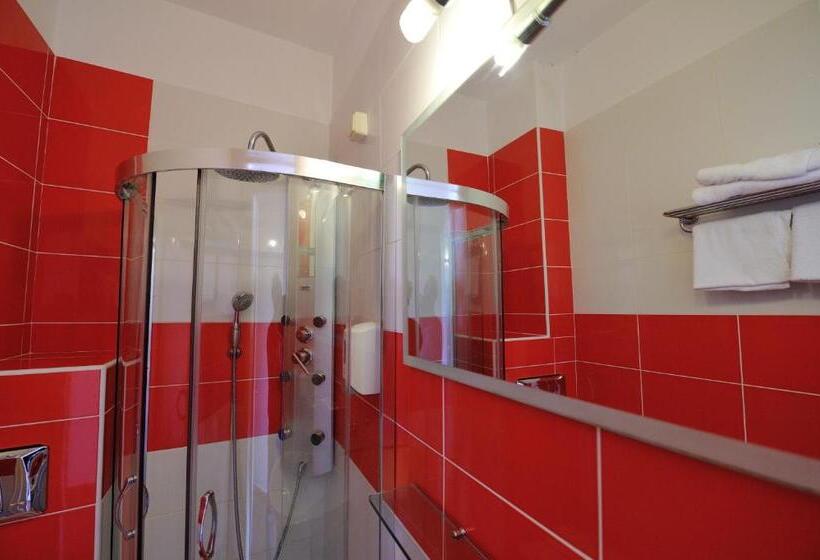 בית מלון כפרי Adonis City