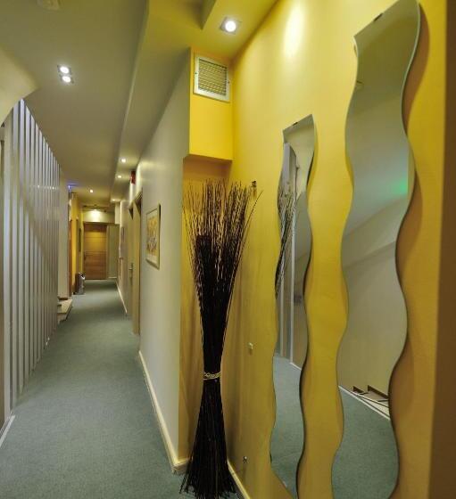 בית מלון כפרי Adonis City