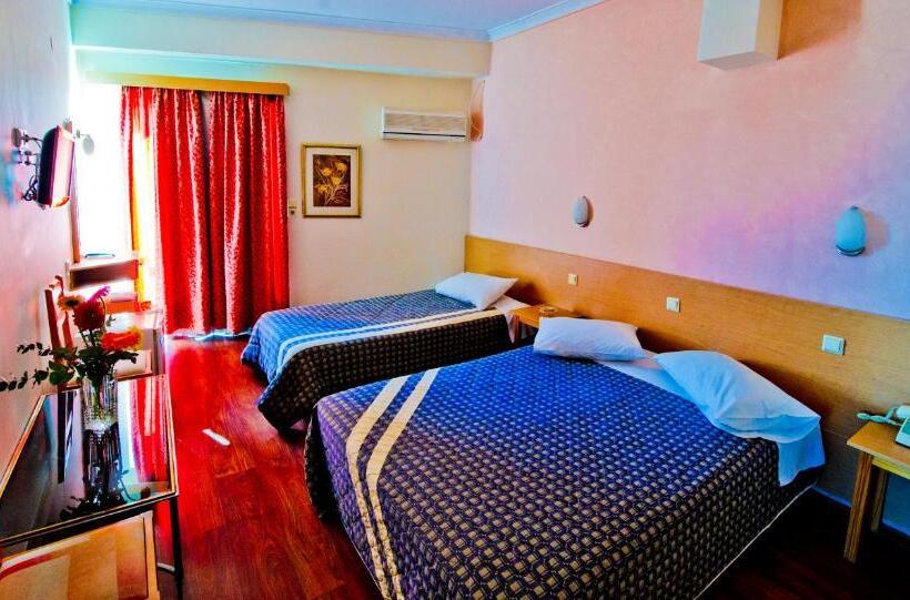 בית מלון כפרי Adonis City