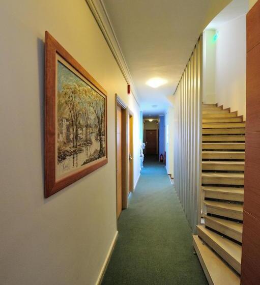 בית מלון כפרי Adonis City