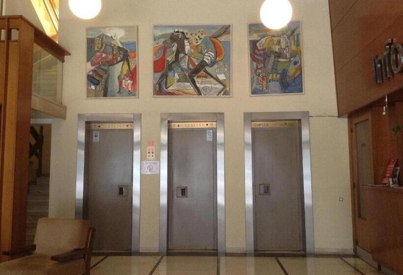 Отель Alexandros