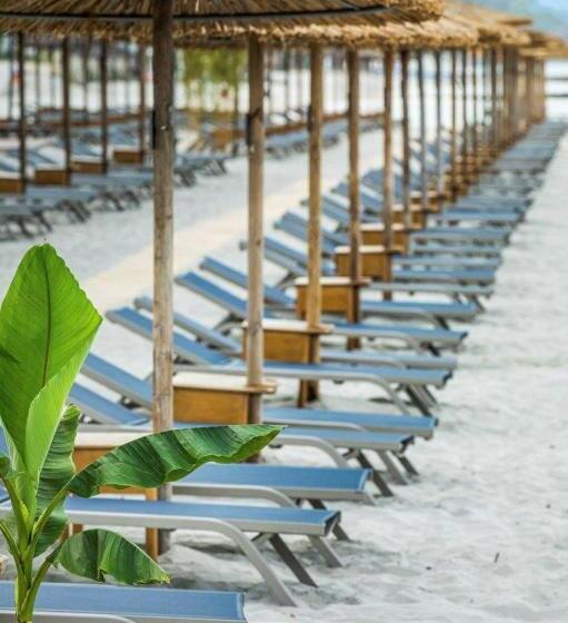 ホテル Ammon Zeus Luxury Beach