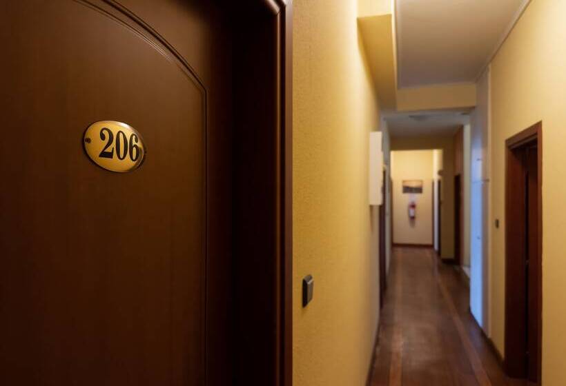 فندق Anemoni Piraeus