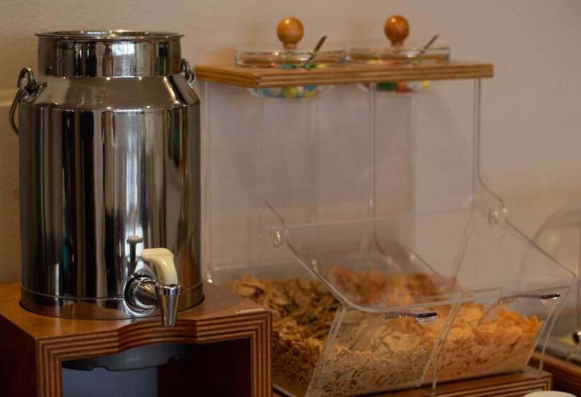 فندق Anemoni Piraeus