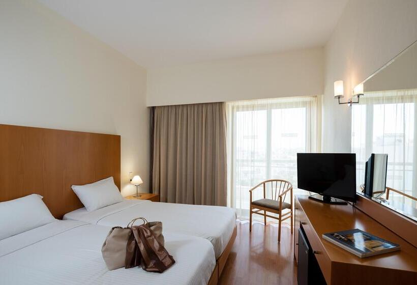 Отель Angela Downtown