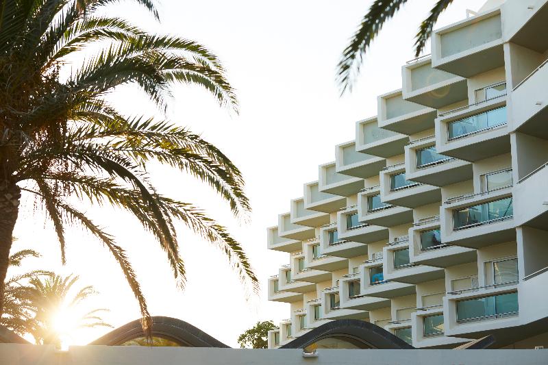 هتل Apollo Beach