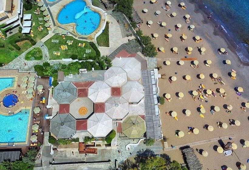 فندق Apollonia Beach Resort & Spa
