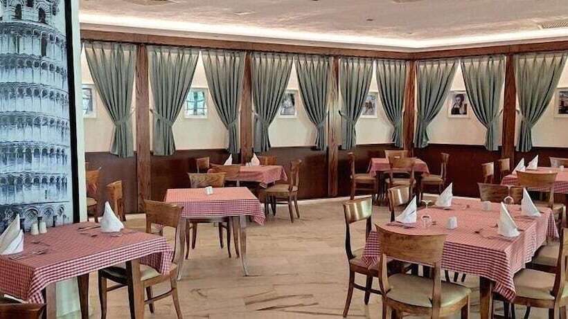 فندق Apollonia Beach Resort & Spa